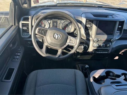 Used 2024 RAM 2500 Tradesman w/ Chrome Appearance Group image 17