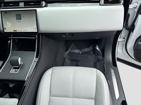 Used 2026 Land Rover Range Rover Velar Dynamic SE AWD/4WD image 17