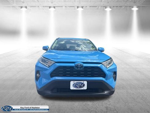 Used 2020 Toyota RAV4 XLE w/ XLE Grade Weather Package AWD/4WD image 2