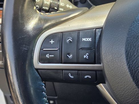 Used 2017 Lexus ES 300h w/ Navigation System Package FWD image 24