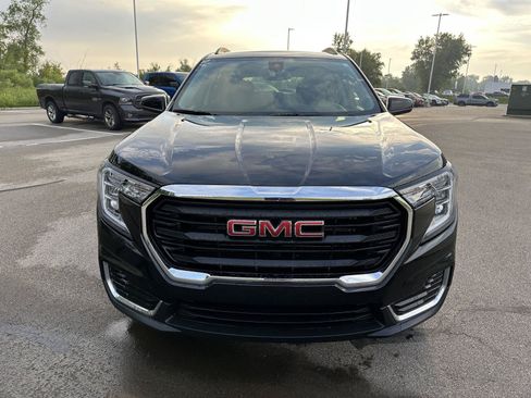 Used 2024 GMC Terrain SLE w/ Driver Convenience Package AWD/4WD image 12