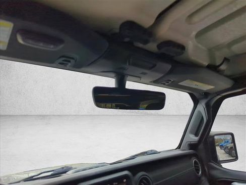 Used 2022 Jeep Wrangler Unlimited Sahara image 10