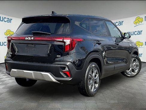Used 2024 Kia Seltos LX AWD/4WD image 6