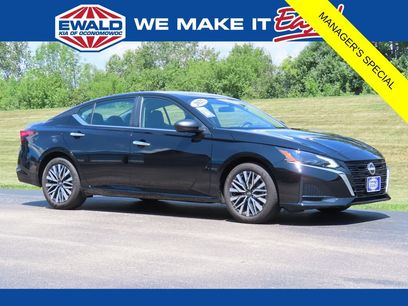 Used 2025 Nissan Altima 2.5 SV
