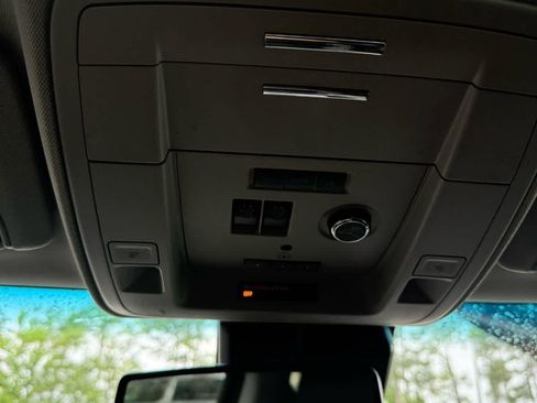 Used 2020 GMC Yukon XL SLT w/ Premium Edition RWD image 25