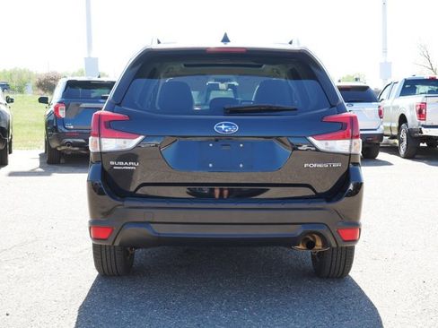 Used 2020 Subaru Forester Premium AWD/4WD image 4