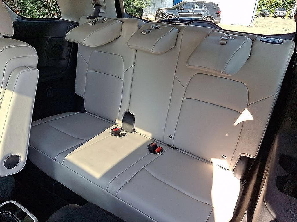 Used 2025 Nissan Pathfinder SL w/ SL Premium Package AWD/4WD image 12