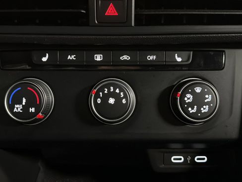 Certified 2024 Volkswagen Jetta Sport image 24