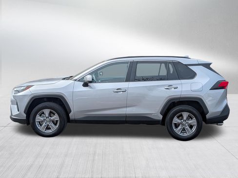 Used 2025 Toyota RAV4 XLE AWD/4WD image 4
