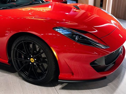 Used 2022 Ferrari 812 GTS RWD image 29