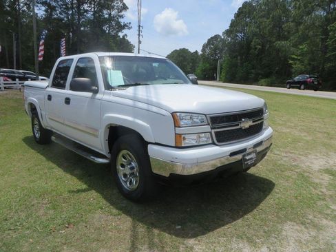 Used 2006 Chevrolet Silverado 1500 LS w/ Skid Plate Package AWD/4WD image 4