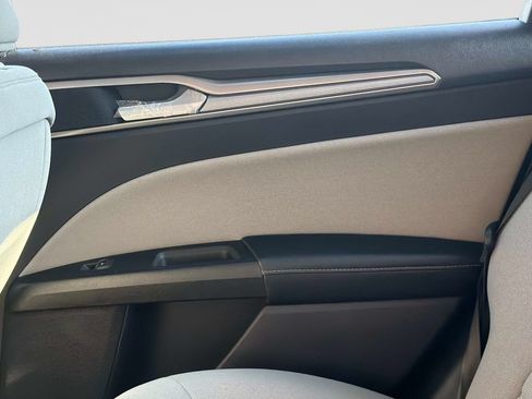 Used 2018 Ford Fusion S FWD image 16