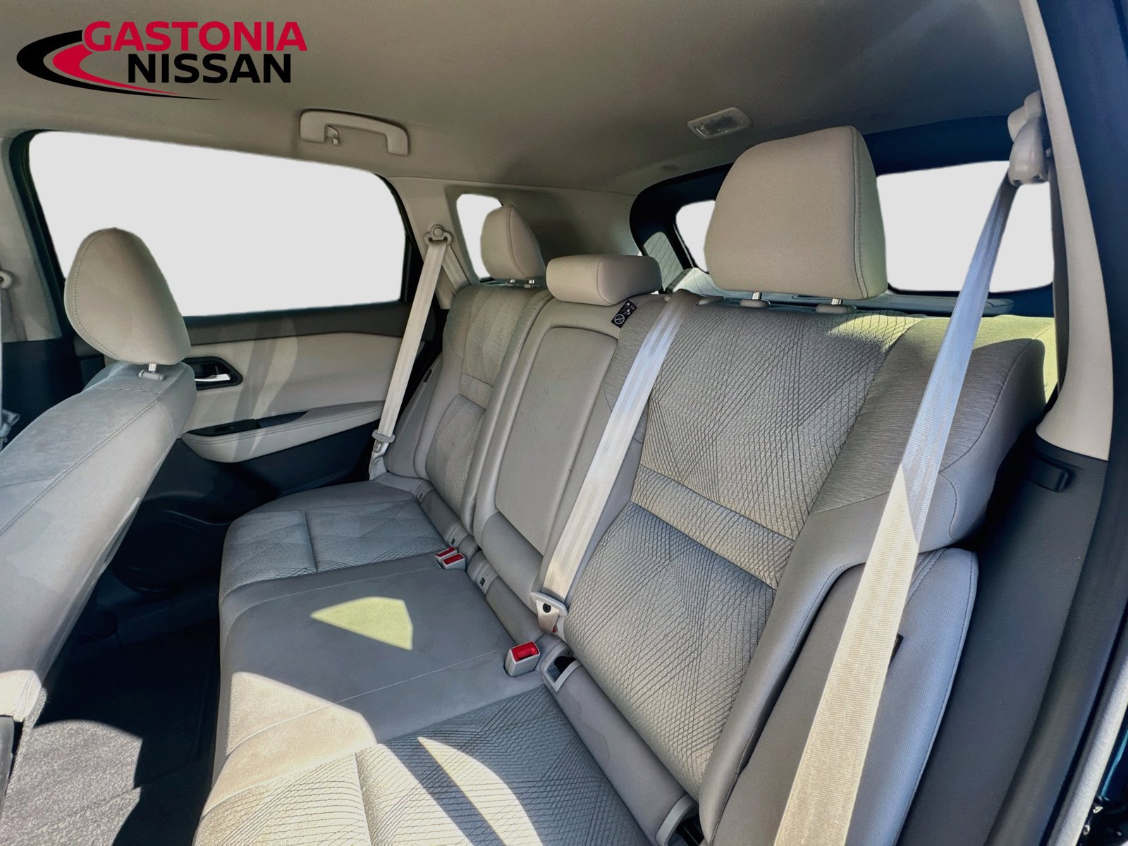 Used 2025 Nissan Rogue SV AWD/4WD image 30
