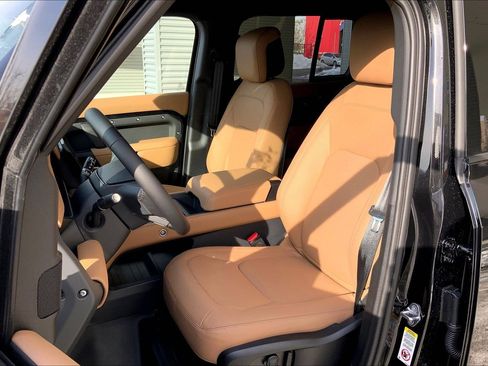 New 2026 Land Rover Defender 110 X-Dynamic SE image 9
