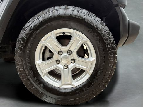 Used 2020 Jeep Wrangler Unlimited Sport image 12