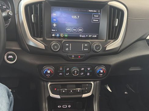 Used 2024 GMC Terrain SLT w/ Infotainment Package II AWD/4WD image 16