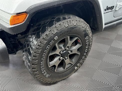 Used 2023 Jeep Gladiator Willys image 33