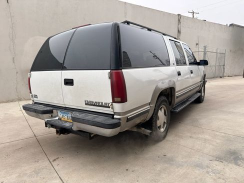 Used 1999 Chevrolet Suburban 4WD w/ Preferred Equipment Group 3 image 8