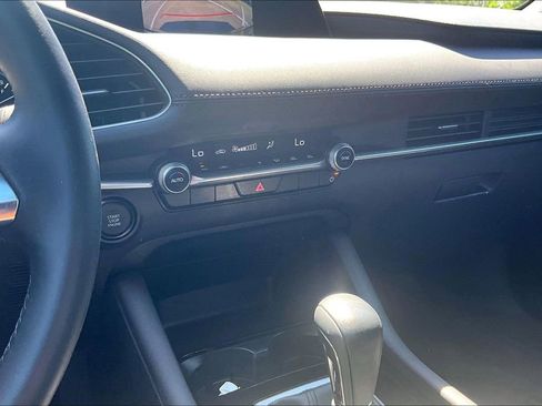 Used 2024 MAZDA MAZDA3 s FWD image 24