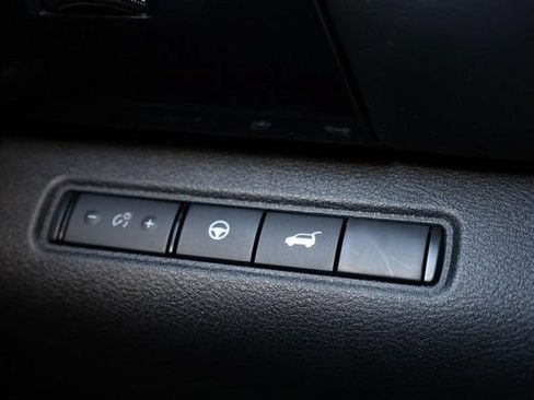 Certified 2025 Nissan Pathfinder SV FWD image 20