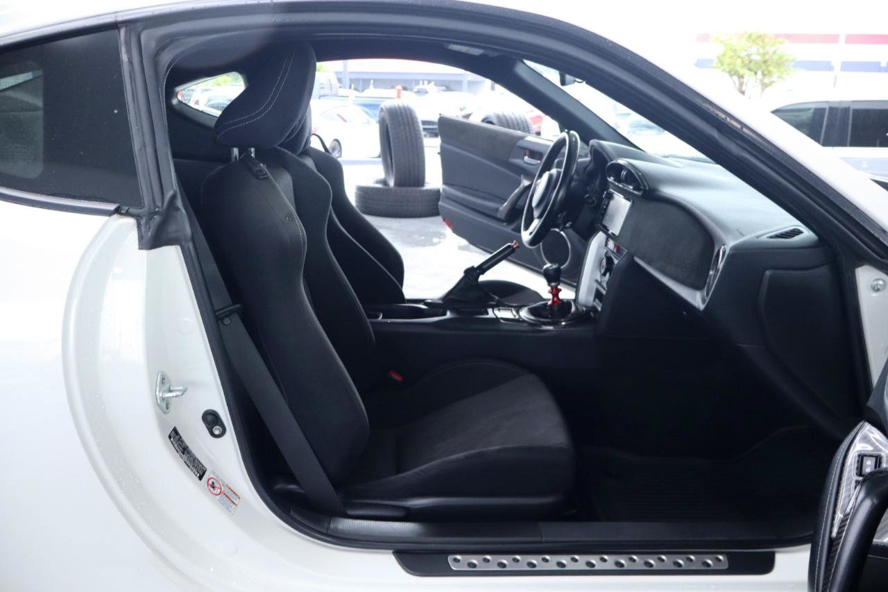 Used 2017 Toyota 86 RWD image 32