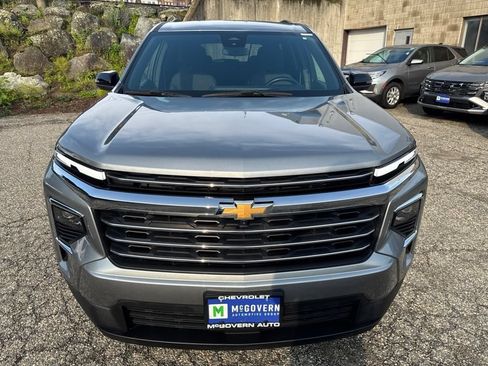 Used 2024 Chevrolet Traverse LT w/ LPO, Floor Liner Package FWD image 10