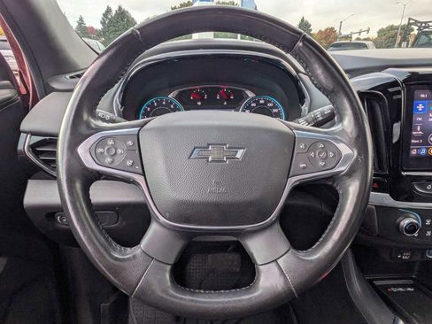 Used 2022 Chevrolet Traverse RS image 22