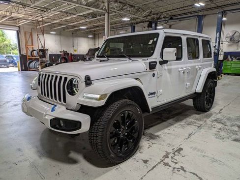 Used 2021 Jeep Wrangler Unlimited Sahara AWD/4WD image 7