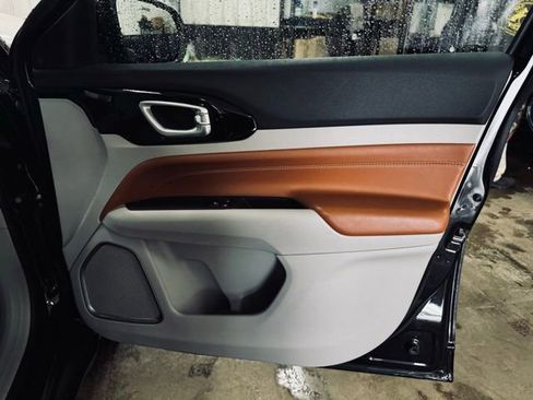 Used 2022 Jeep Compass Limited image 14