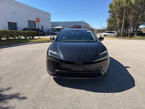 Used 2025 Toyota Prius XLE image 8