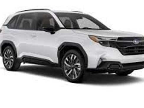 Used 2025 Subaru Forester Premium AWD/4WD image 12