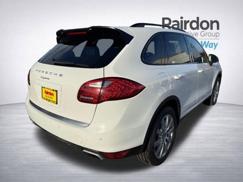 Used 2014 Porsche Cayenne w/ Basic Package image 9
