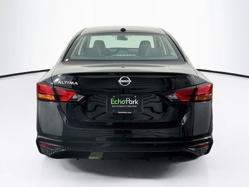 Used 2025 Nissan Altima 2.5 SV FWD image 7