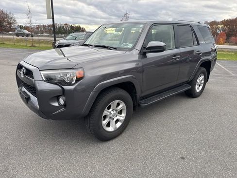 Used 2016 Toyota 4Runner SR5 image 2