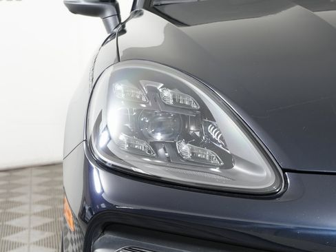 Certified 2021 Porsche Cayenne image 11