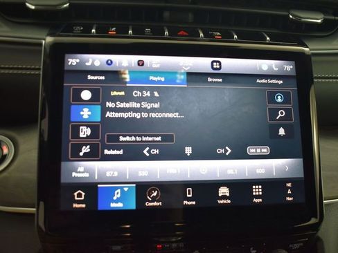 New 2025 Jeep Grand Cherokee L Limited w/ Black Appearance Package image 18