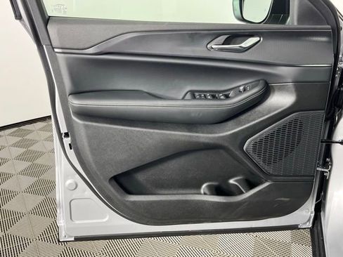 New 2025 Jeep Grand Cherokee Laredo X w/ Luxury Tech Group I image 21