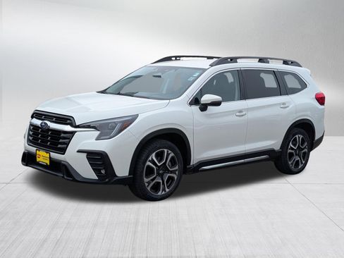 Used 2023 Subaru Ascent Limited image 3