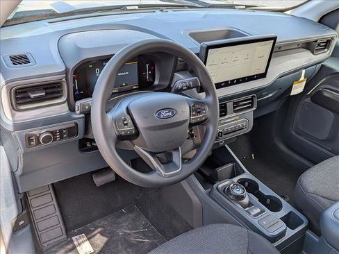 New 2025 Ford Maverick XL image 3