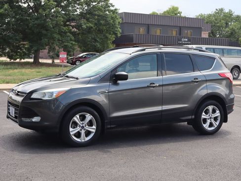 Used 2016 Ford Escape SE w/ SE Leather Comfort Package AWD/4WD image 10