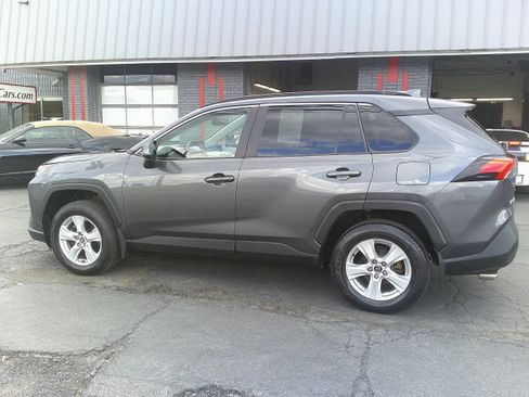 Used 2020 Toyota RAV4 XLE w/ Convenience Package AWD/4WD image 17