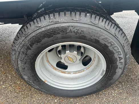 Used 2018 Chevrolet Express 3500 w/ Driver Convenience Package image 23