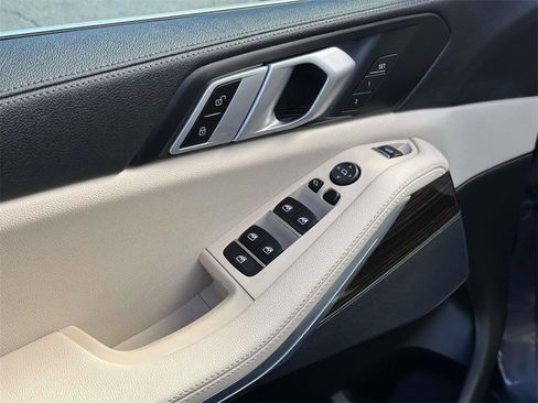 Used 2021 BMW X5 xDrive40i w/ Convenience Package image 18