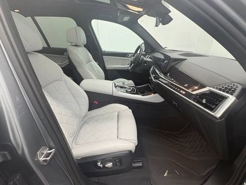 Used 2024 BMW X5 xDrive40i w/ M Sport Package AWD/4WD image 38