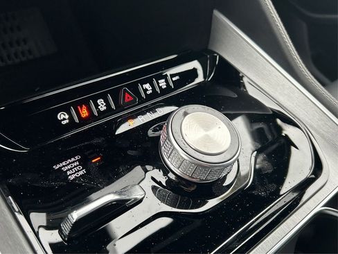 New 2026 Jeep Grand Wagoneer Limited image 39