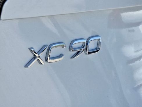 New 2026 Volvo XC90 T8 Ultra w/ Protection Package Premier image 11