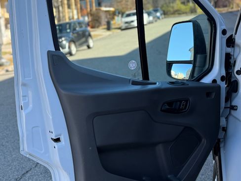 Used 2023 Ford Transit 350 XLT image 18