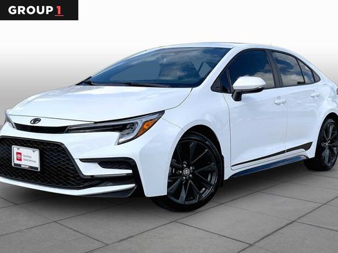 Used 2026 Toyota Corolla SE FWD image 1