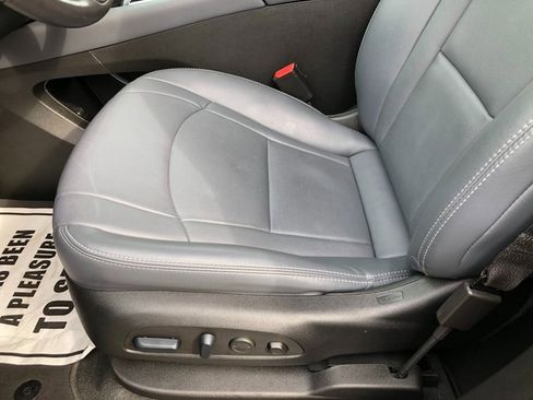 Used 2024 Buick Enclave Premium image 18