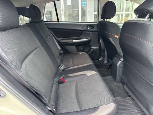 Used 2017 Subaru Crosstrek 2.0i Premium w/ Moonroof Package AWD/4WD image 9